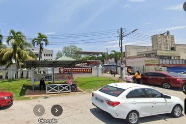 Seksyen 4, Pekan Bestari Jaya