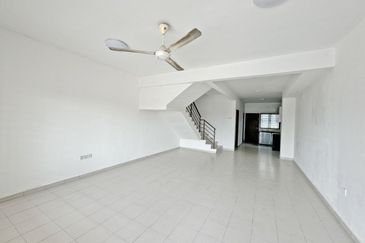 For Sale/ For Rent Double Storey Terrace @ Taman Scientex Pasir Gudang Masai @ Unblock View