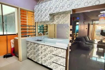 Seri Austin Luxury Apartment