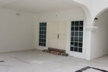 For Sale Double Storey Bungalow @ Danga Bay Jalan Paduka @ Nice Location near Royal Palace