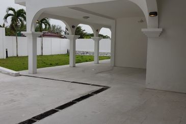 For Sale Double Storey Bungalow @ Danga Bay Jalan Paduka @ Nice Location near Royal Palace