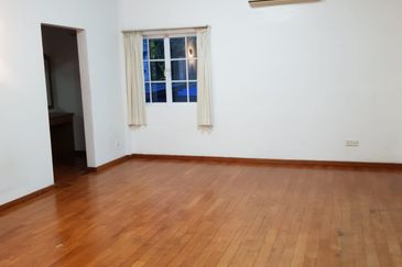 For Sale Double Storey Bungalow @ Danga Bay Jalan Paduka @ Nice Location near Royal Palace