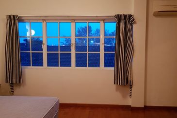 For Sale Double Storey Bungalow @ Danga Bay Jalan Paduka @ Nice Location near Royal Palace