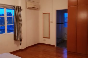 For Sale Double Storey Bungalow @ Danga Bay Jalan Paduka @ Nice Location near Royal Palace