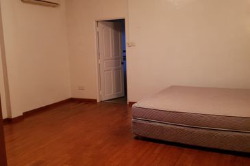 For Sale Double Storey Bungalow @ Danga Bay Jalan Paduka @ Nice Location near Royal Palace