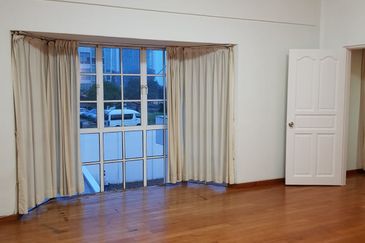 For Sale Double Storey Bungalow @ Danga Bay Jalan Paduka @ Nice Location near Royal Palace