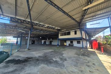 For Rent Warehouse/Kampung Corner @ Kulai Kelapa Sawit Sedenak @ Suitable for Hostel Storage