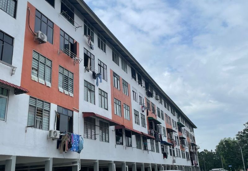 Taman Putri Kulai Flat