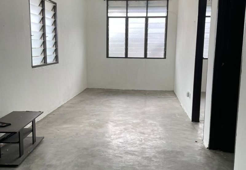 Taman Putri Kulai Flat