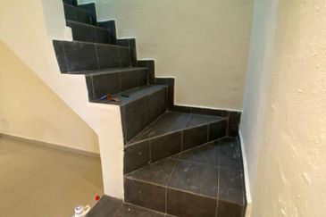 Double Storey House @ Kulai Taman Mutiara @ Renovated & Full Loan