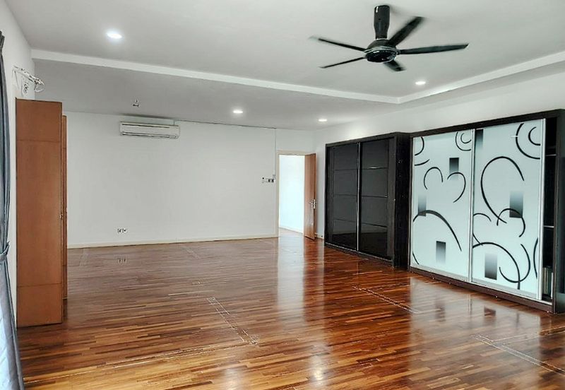 Full Furnished 3storey Bungalow