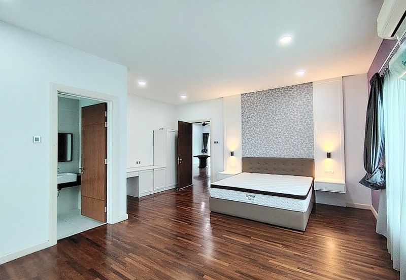 Full Furnished 3storey Bungalow