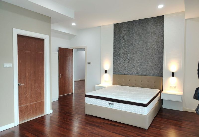 Full Furnished 3storey Bungalow