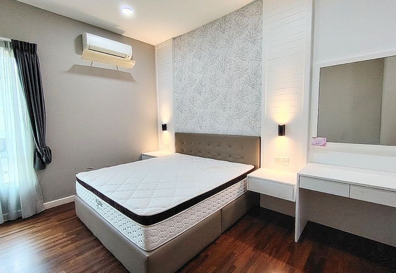 Full Furnished 3storey Bungalow