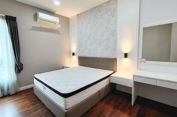 Full Furnished 3storey Bungalow