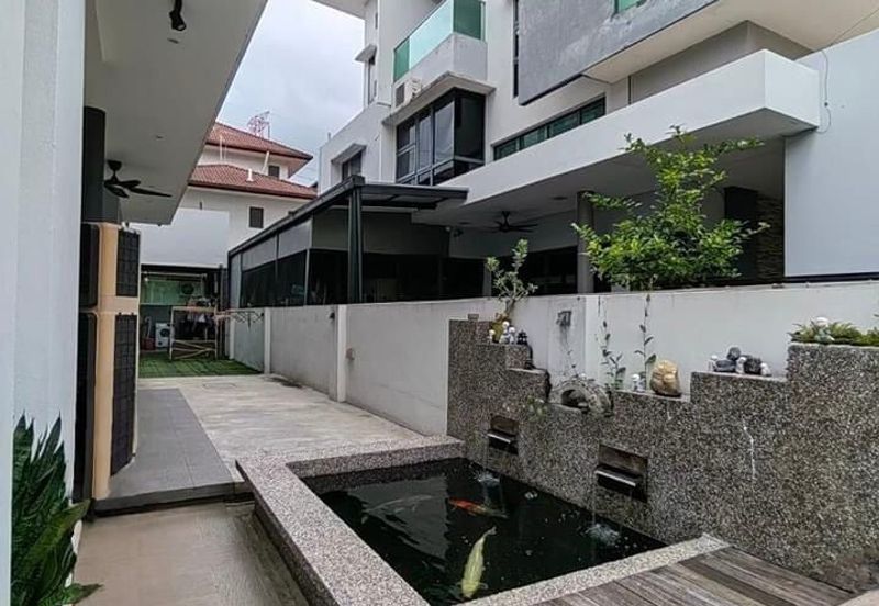 Taman Lapangan Hartamas Botani