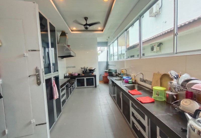 Taman Lapangan Hartamas Botani