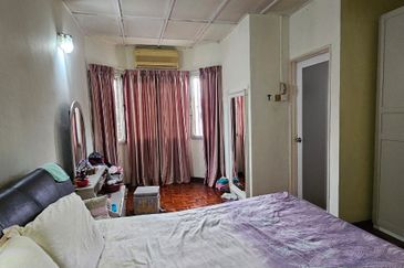 Jalan Tebing Enam 8/8F