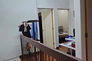 Jalan Tebing Enam 8/8F