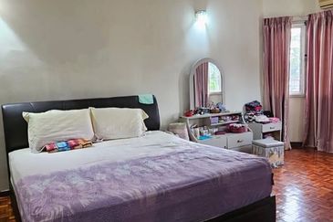 Jalan Tebing Enam 8/8F