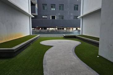 Kenwingston Square Garden