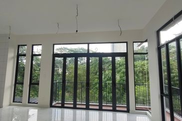 Rafflesia @ The Hill