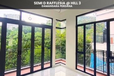 Rafflesia @ The Hill