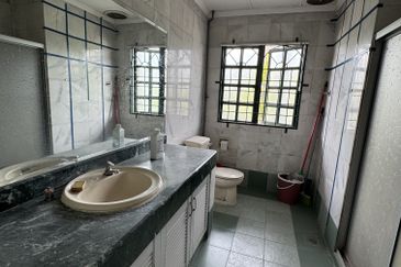 SL 4, Bandar Sungai Long