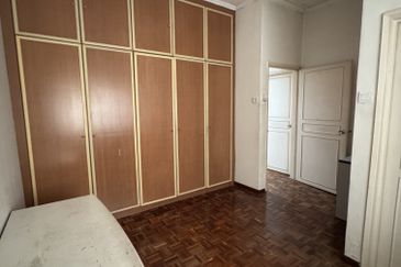 SL 4, Bandar Sungai Long