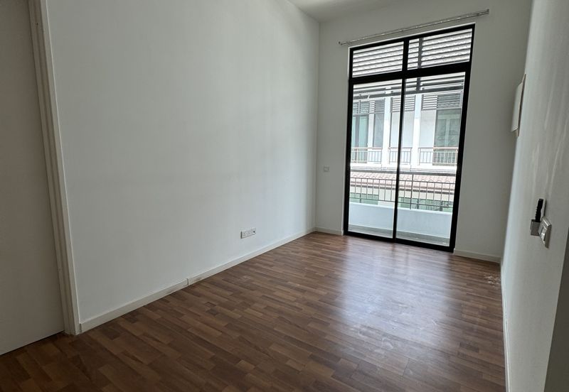 Tenderfields @ Eco Majestic