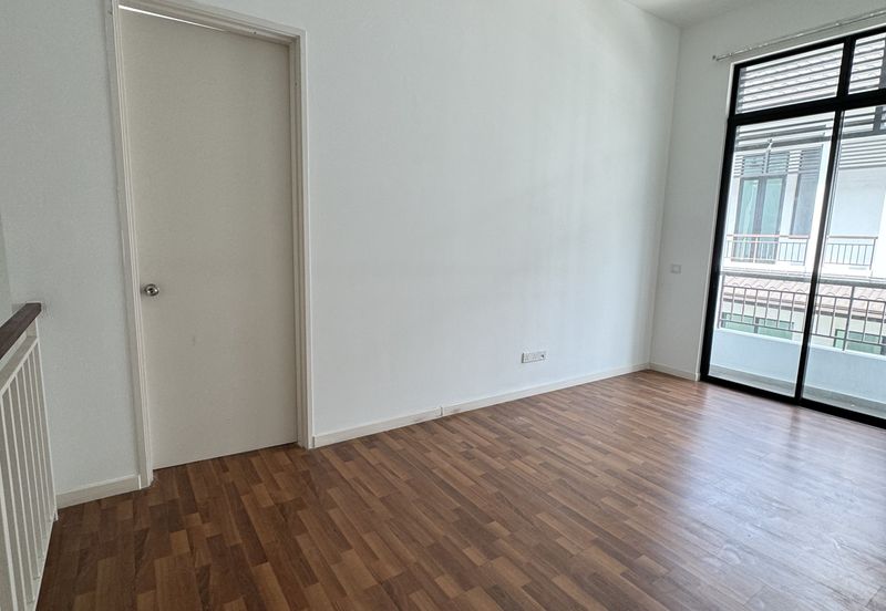 Tenderfields @ Eco Majestic