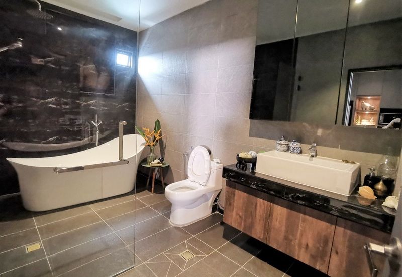 TANJUNG BUNGAH 2-STOREY SEMI DETACHED - TASTEFULLY RENOVATED & FURNISHED