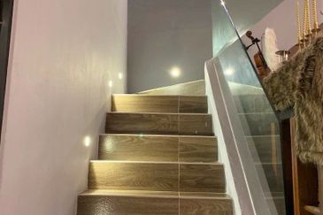 TANJUNG BUNGAH 2-STOREY SEMI DETACHED - TASTEFULLY RENOVATED & FURNISHED