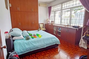  PULAU TIKUS SPACIOUS BUNGALOW