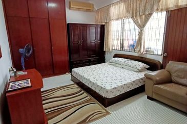  PULAU TIKUS SPACIOUS BUNGALOW