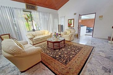  PULAU TIKUS SPACIOUS BUNGALOW