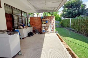  PULAU TIKUS SPACIOUS BUNGALOW