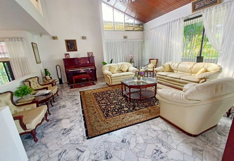  PULAU TIKUS SPACIOUS BUNGALOW