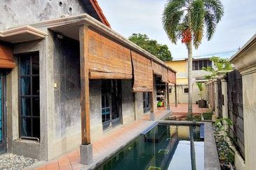 TANJUNG BUNGAH SEMI-D VILLA FEEL 