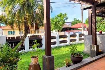 TANJUNG BUNGAH SEMI-D VILLA FEEL 