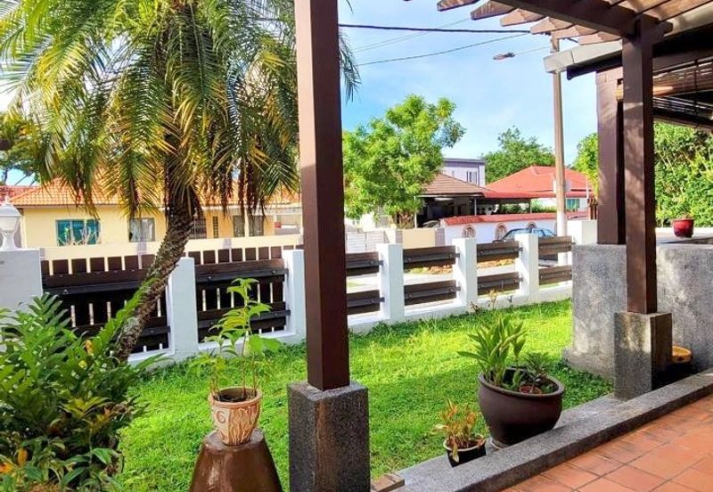 TANJUNG BUNGAH SEMI-D VILLA FEEL 