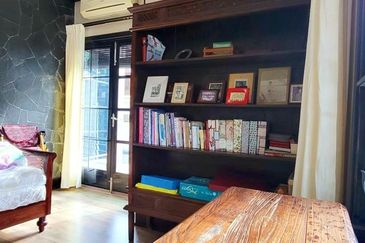 TANJUNG BUNGAH SEMI-D VILLA FEEL 