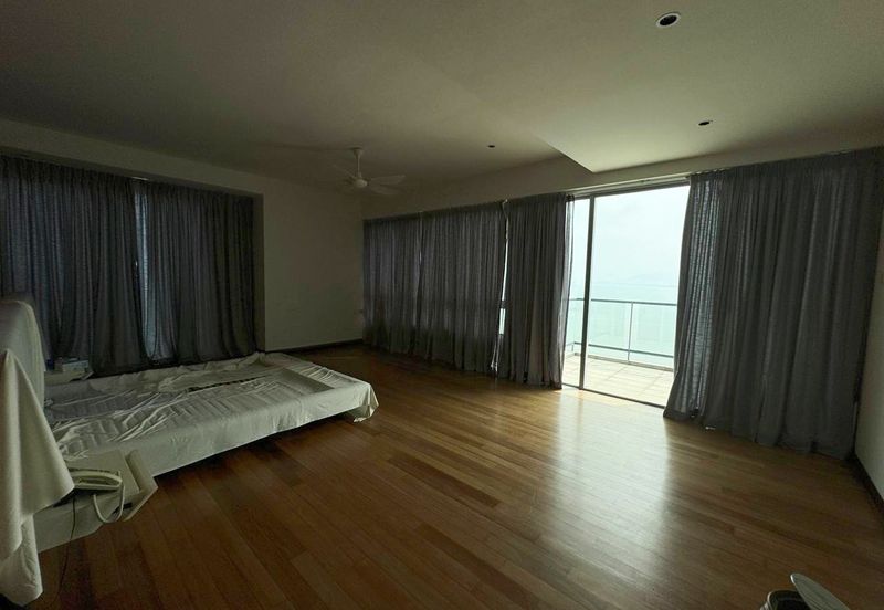 Infinity Beachfront Super Condominium