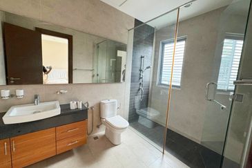 Infinity Beachfront Super Condominium