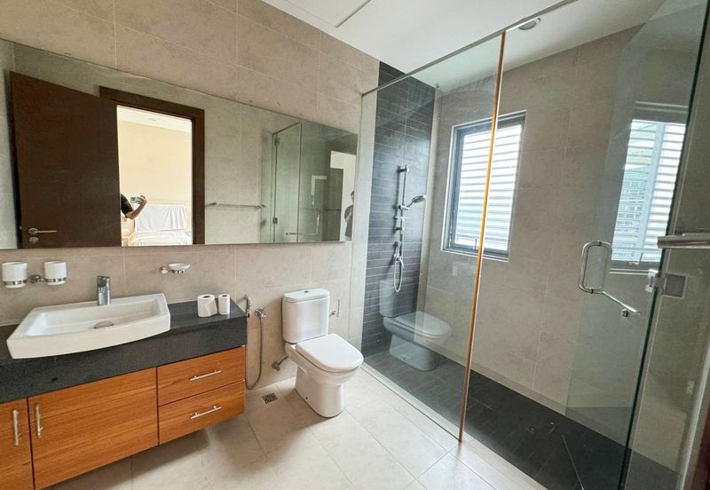 Infinity Beachfront Super Condominium