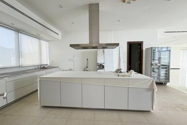 Infinity Beachfront Super Condominium