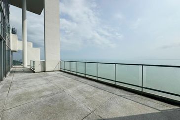 Infinity Beachfront Super Condominium