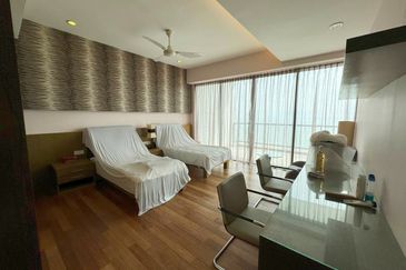 Infinity Beachfront Super Condominium