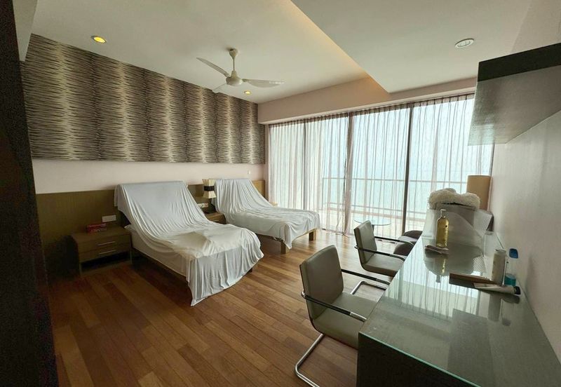 Infinity Beachfront Super Condominium