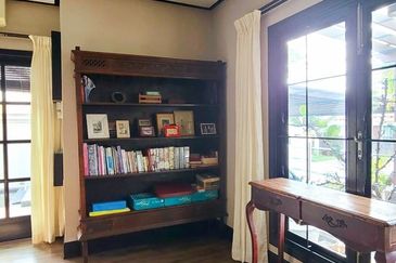 TANJUNG BUNGAH SEMI-DETACHED VILLA FEEL 